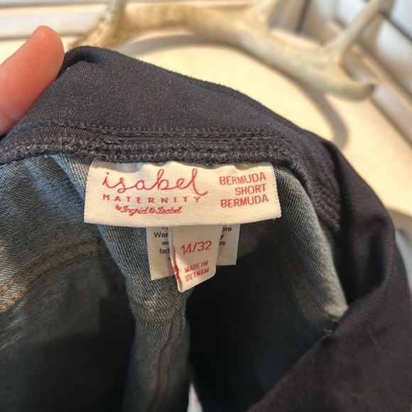 Isabel Maternity Bermuda Shorts with Stretch Panel - Picture 3 of 3
